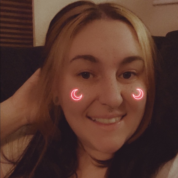 Meet your Posher, 🖤caitlyn🍄 - Picture 1 of 1